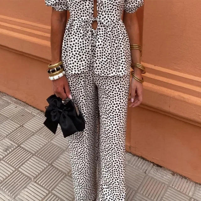 Versatile patterned matching set for women, perfect blend of casual comfort & chic style.