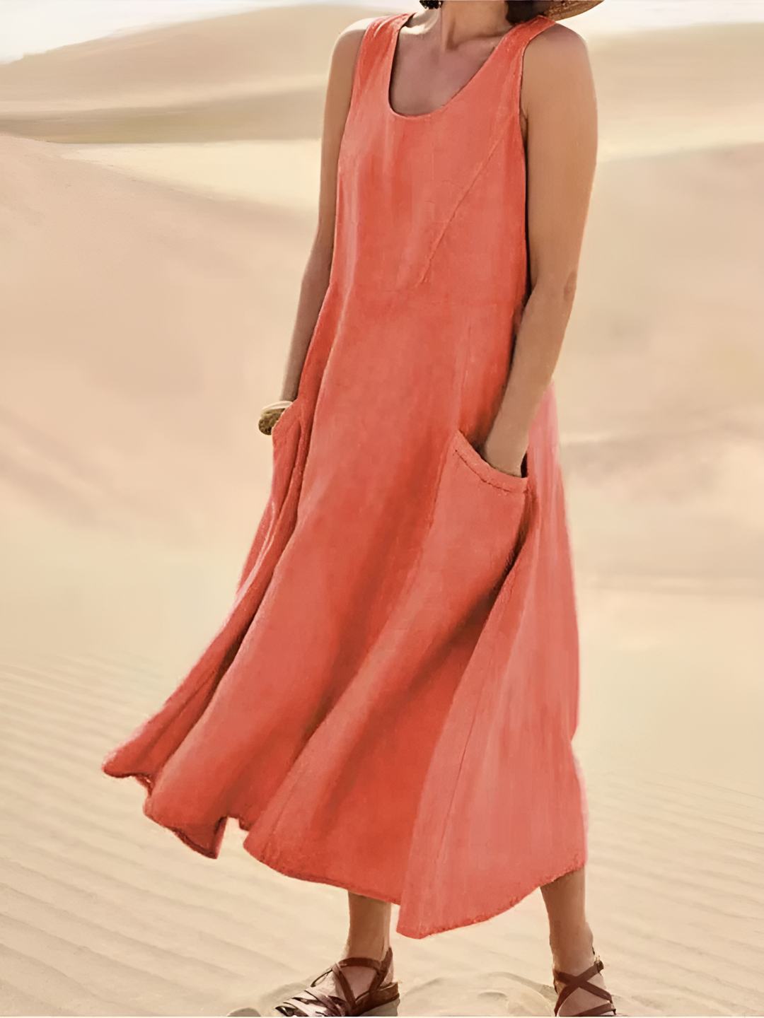 Stylish summer maxi dress for women, designed with a relaxed flowy fit and functional pockets.