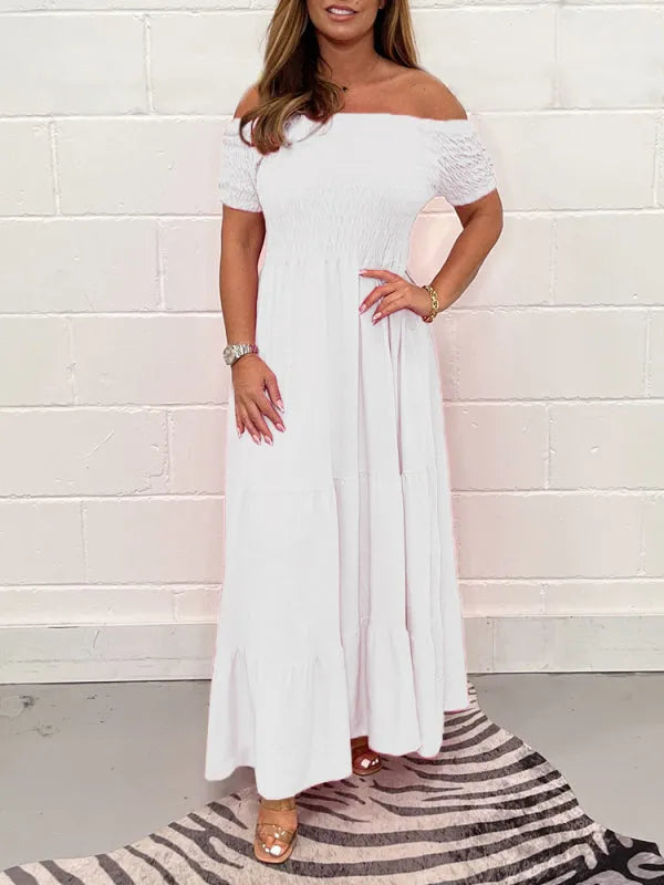 Flowy women's elegant pleated maxi dress in a comfortable fabric, suitable for summer fashion & special occasions.