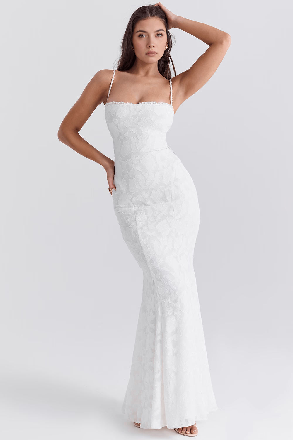 Casual yet elegant women's flowing maxi dress, perfect for summer. Versatile for day or evening wear, vacation chic.