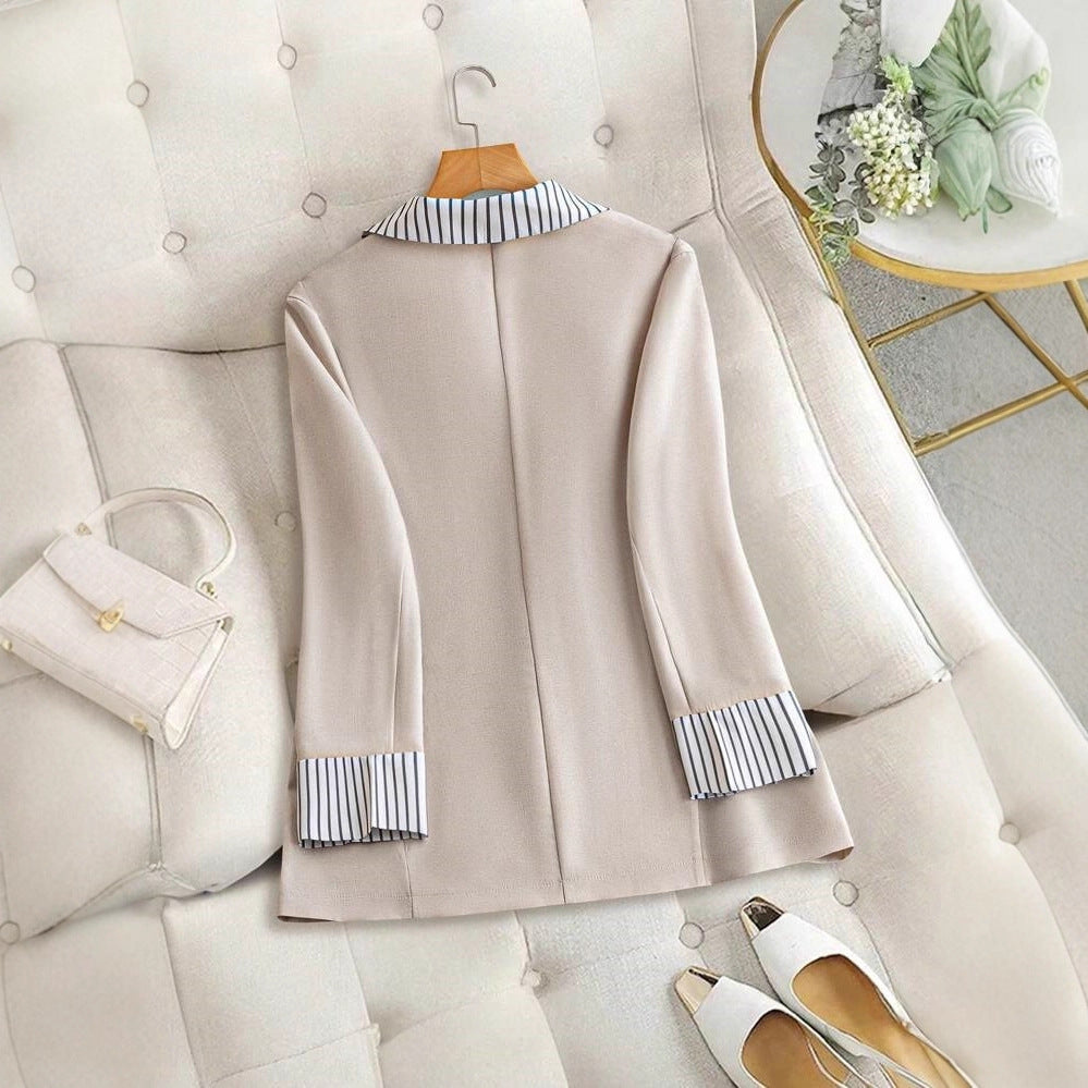 Versatile women's oversized blazer, ideal for business attire or casual wear. Elegant & modern.