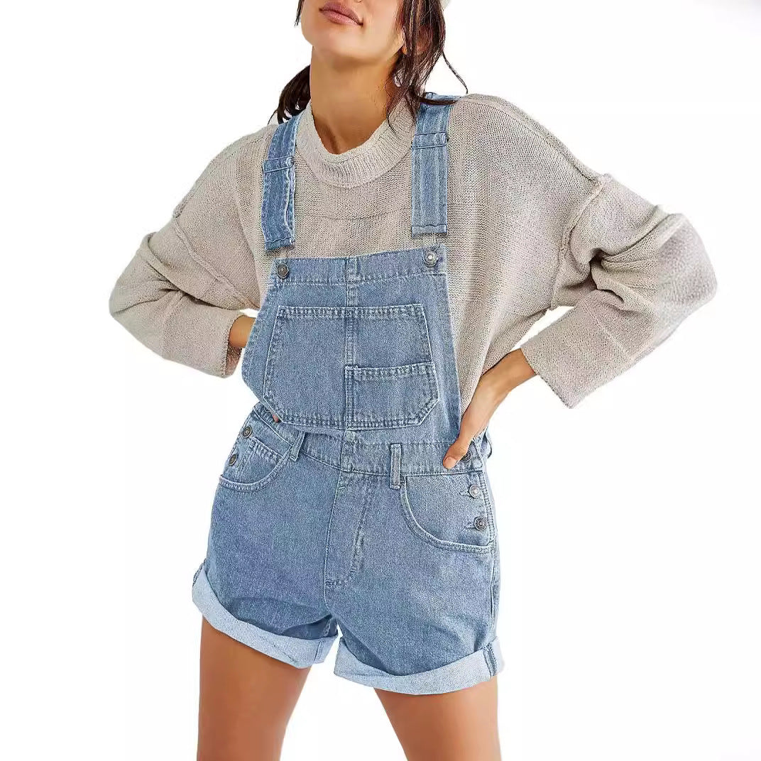 Summer fashion women's overall shorts, light and casual with adjustable straps and convenient side pockets.