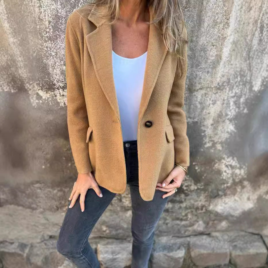 Elegant women's relaxed fit blazer, a versatile chic jacket for smart casual & office wear.