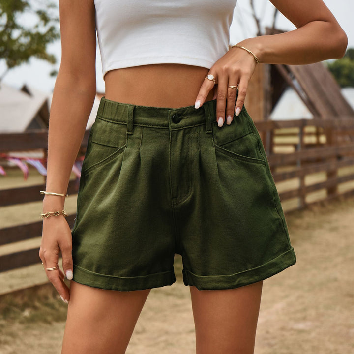 Everyday women's high-waisted loose shorts, featuring practical pockets for relaxed summer fashion.
