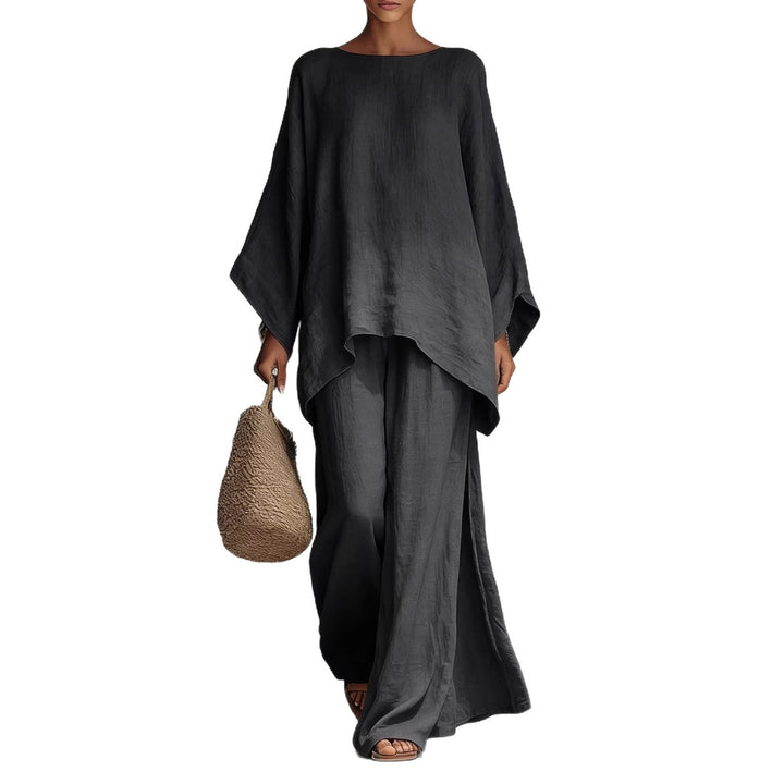 Comfortable women's two-piece set with wide leg pants. Loose fit, ideal casual wear for relaxation.
