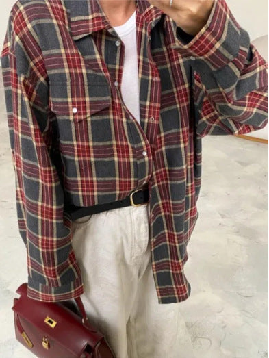 Women's casual oversized plaid button-up blouse, long sleeve, relaxed fit, a staple for everyday wardrobe.