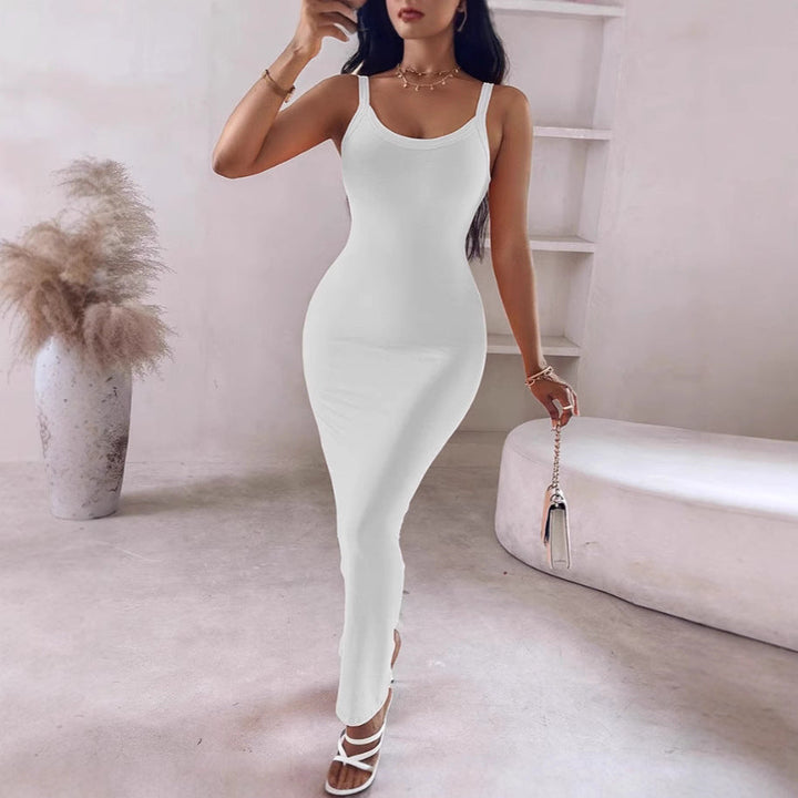 Chic women's slim strap maxi dress, figure-hugging, perfect as a party or summer evening dress.
