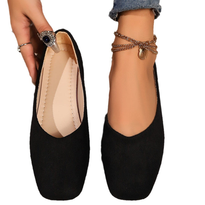 Fashionable women's everyday ballet flats featuring an elegant bow and comfortable design.