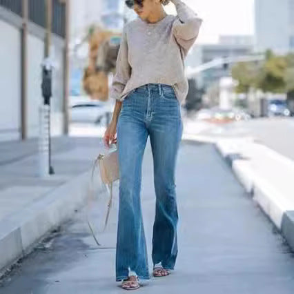 Trendy ladies' high-waisted capri jeans, modern fit, ideal for versatile spring outfits.