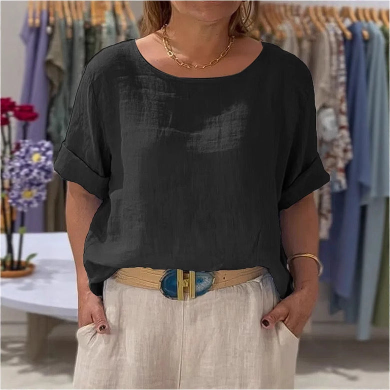 Chic women's rolled sleeve blouse in a relaxed fit. Lightweight, perfect for casual or dressed-up looks.