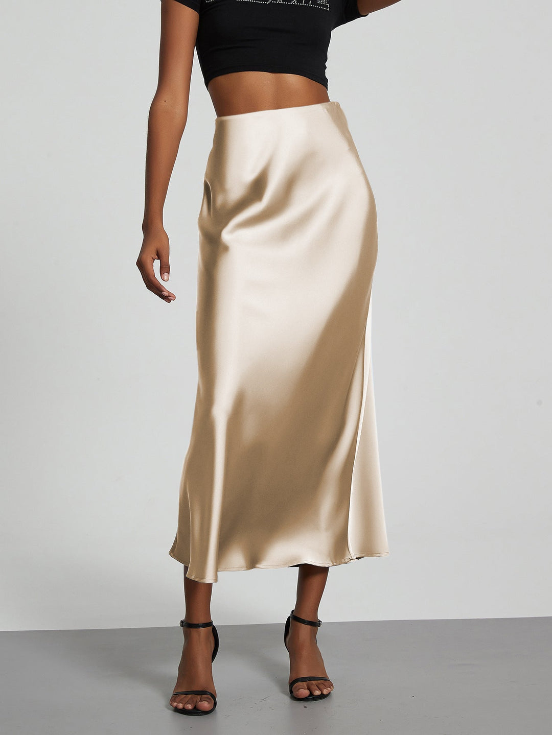 Sophisticated women's maxi skirt, flowing design for evening wear or casual chic looks.