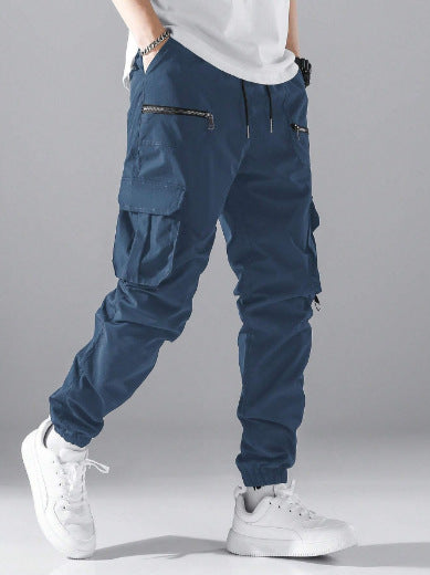 Comfortable, stylish men's urban cargo pants with utility pockets, perfect for casual and leisure wear.