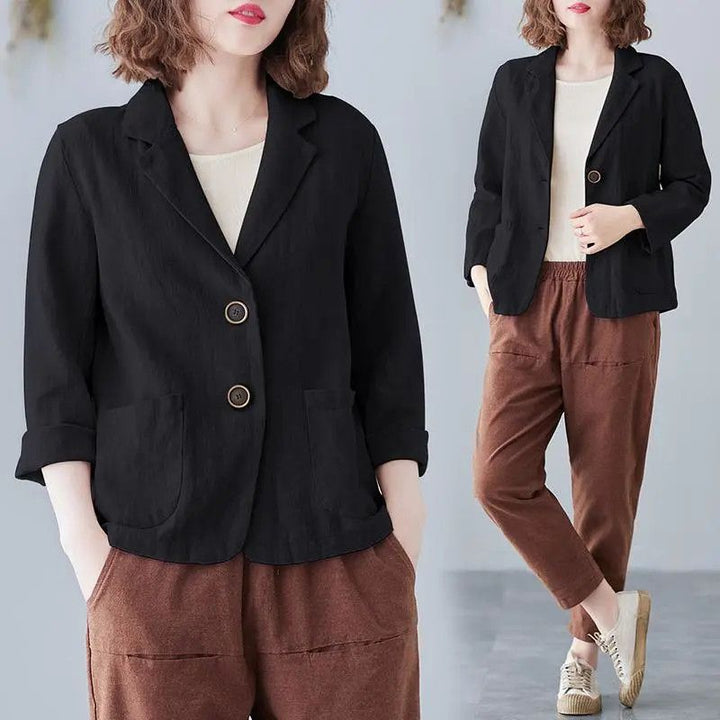 Effortlessly elegant women's casual blazer, a stylish fashion jacket with eye-catching contrast buttons.