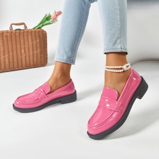 Stylish pink women's casual loafers, offering everyday comfort & chic, versatile style.