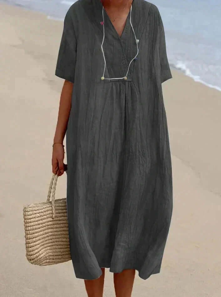 Versatile women's elegant summer dress, perfect for casual outings or a chic vacation outfit. Effortless style.