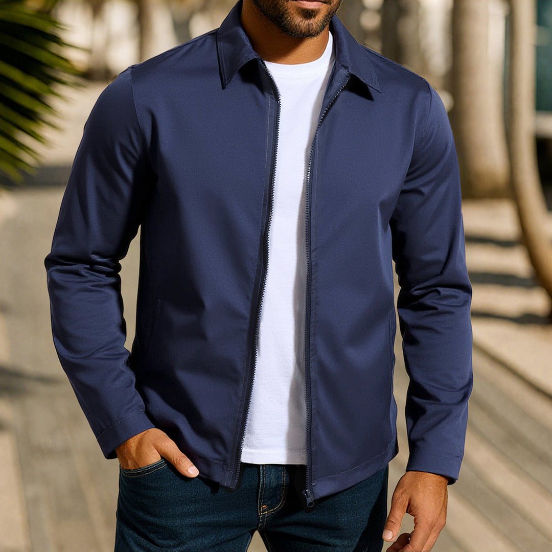 Lightweight men's all-season utility jacket, breathable and comfortable outerwear for daily fashion.
