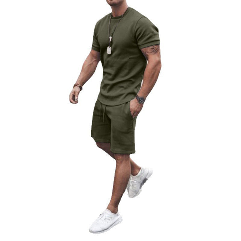 Breathable men's athletic set, perfect for relaxing or intense summer workouts.