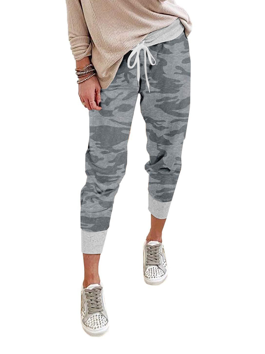 Women's casual bottoms: comfortable cargo pants with an elastic waist and functional side pockets.