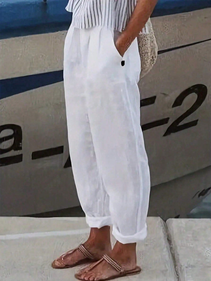 Versatile women's casual summer pants with elastic waist, pockets & a comfortable, lightweight feel.