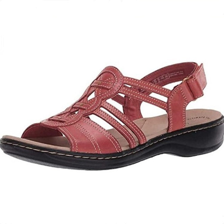 Women's comfortable strap sandals with adjustable fit & cushioned sole, perfect for summer.