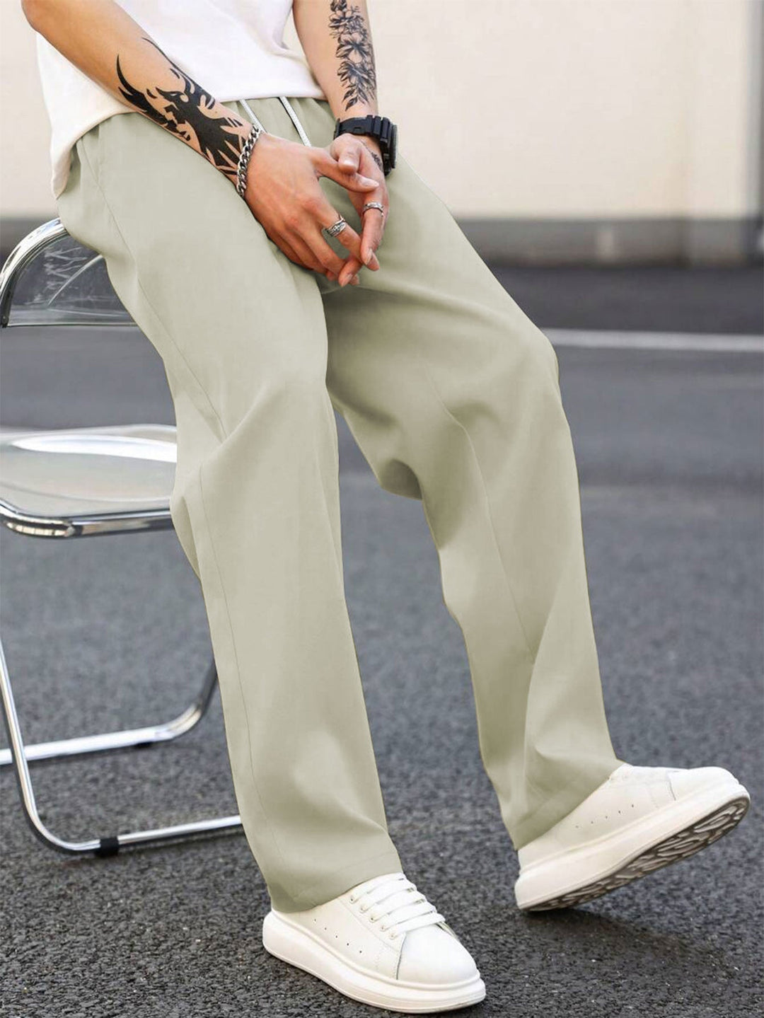 Comfortable men's everyday pants, loose fit with elastic waist. Perfect for casual wear.