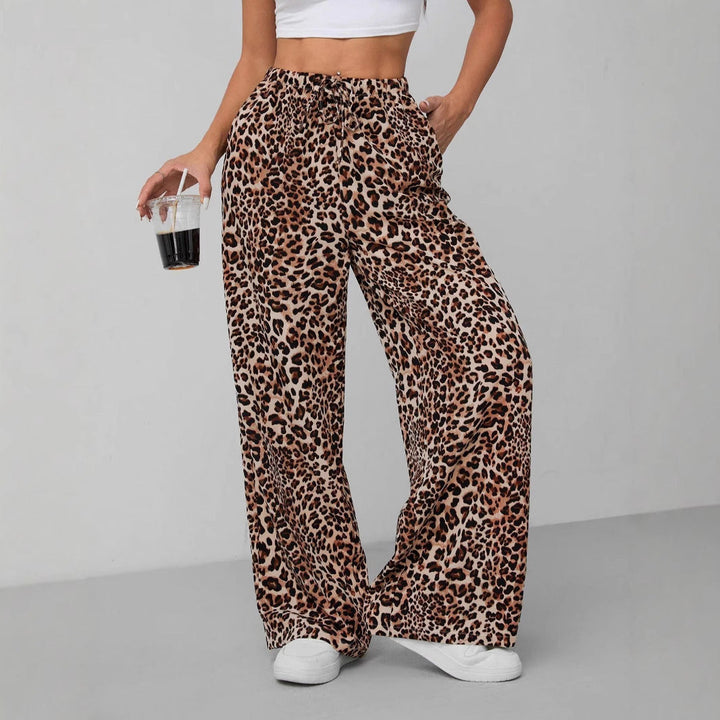 Comfortable women's loose fit wide leg pattern pants, ideal for effortless everyday style.
