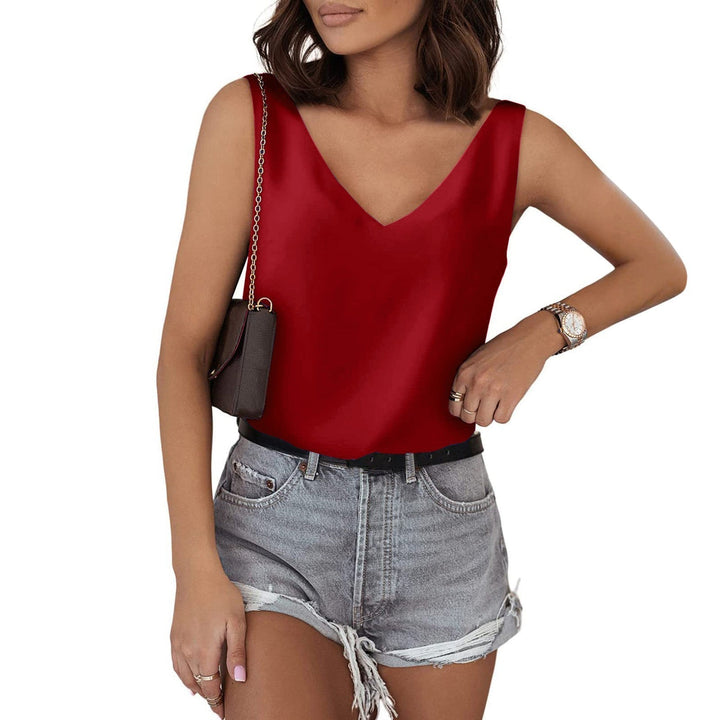 Effortless style women's V-neck sleeveless top, great for daily wear.