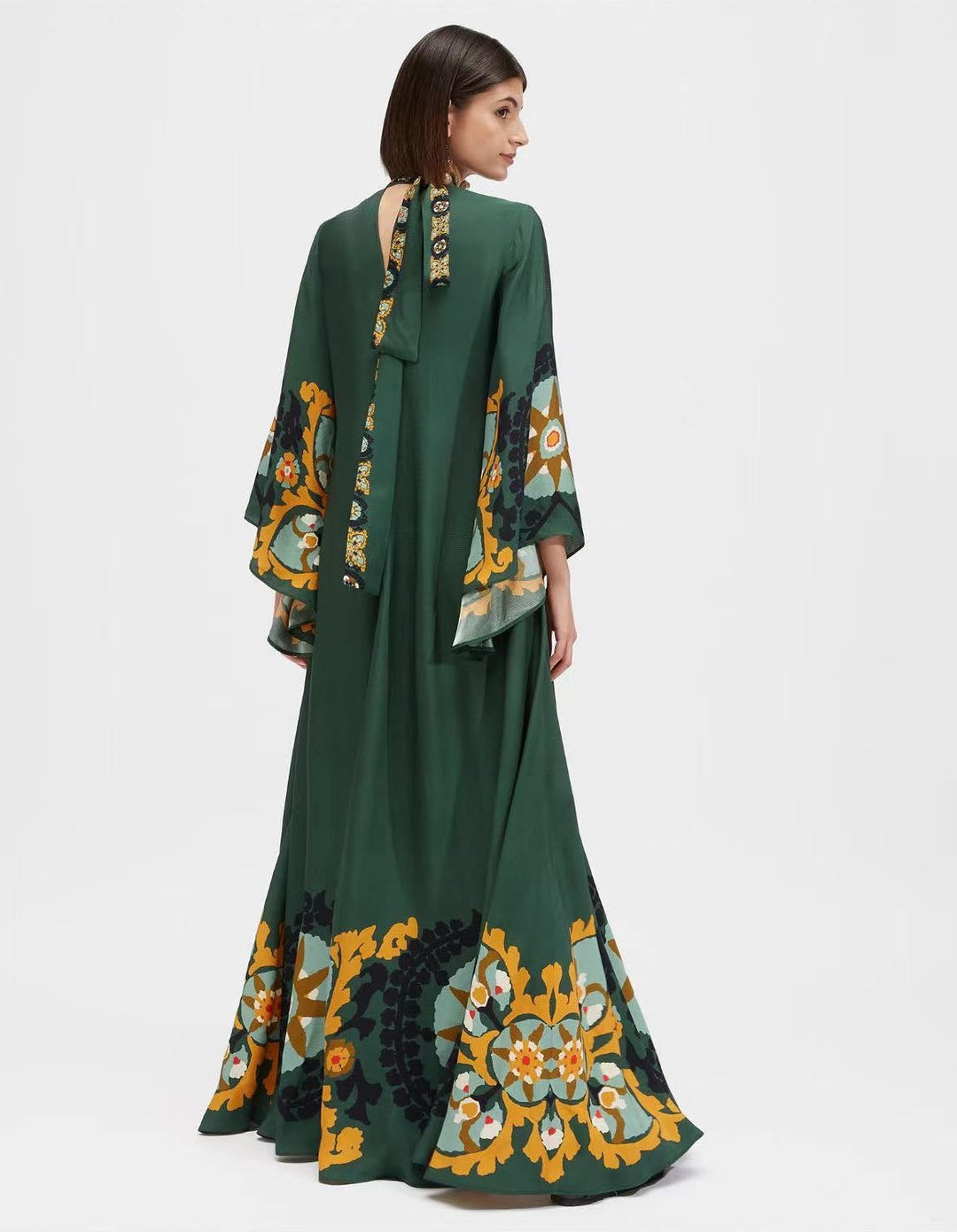 Chic women's elegant printed dress with 3/4 sleeves, A-line cut, ideal for casual outings or special events.