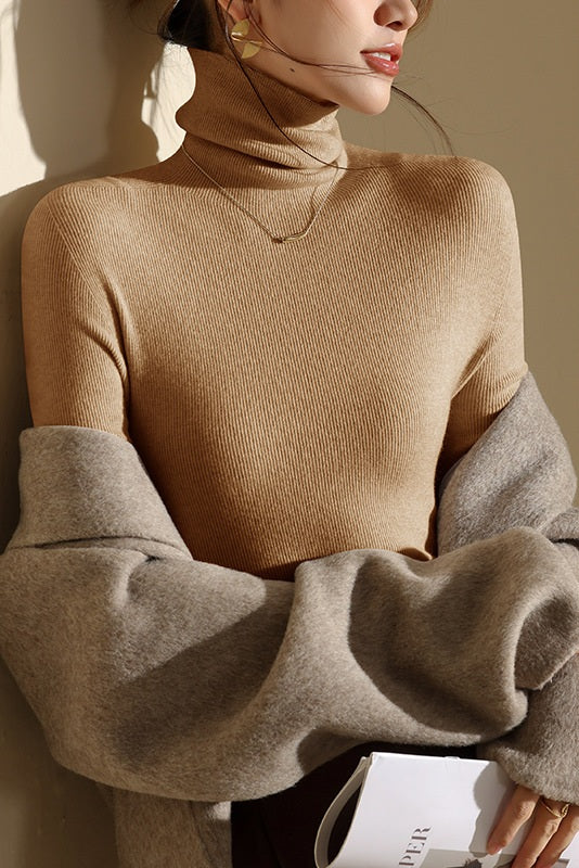 Comfortable women's seamless high neck top, slim fit & warm, a versatile long sleeve layering piece for winter.