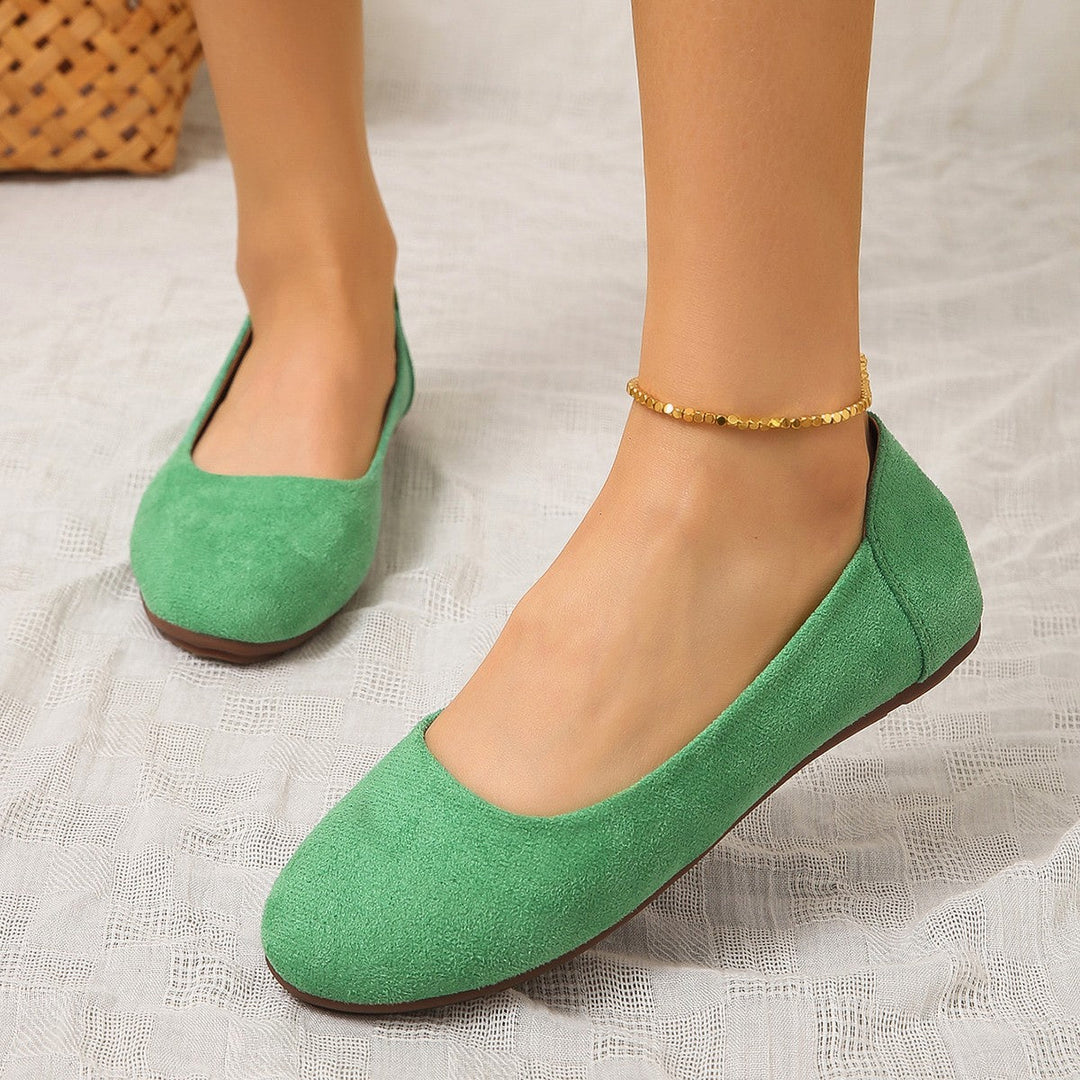 Supportive women's non-slip slippers, offering soft comfort and stability, excellent for daily indoor use.