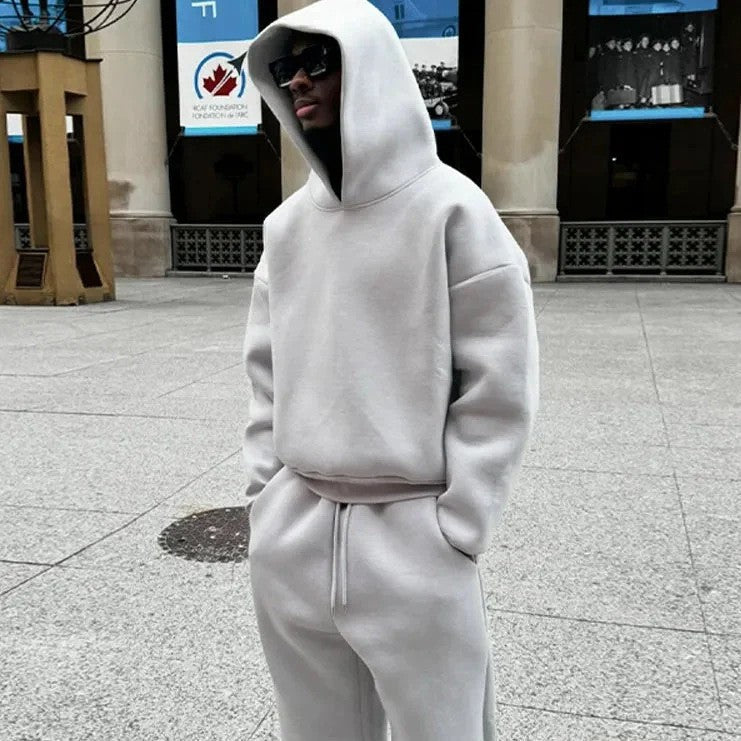 Versatile men's pullover hoodie, long sleeve, with drawstring. Offers comfort and style for daily casual wear.