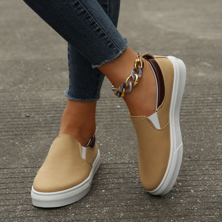 Women's slip-on leisure shoes with non-slip sole, perfect for comfortable everyday wear.