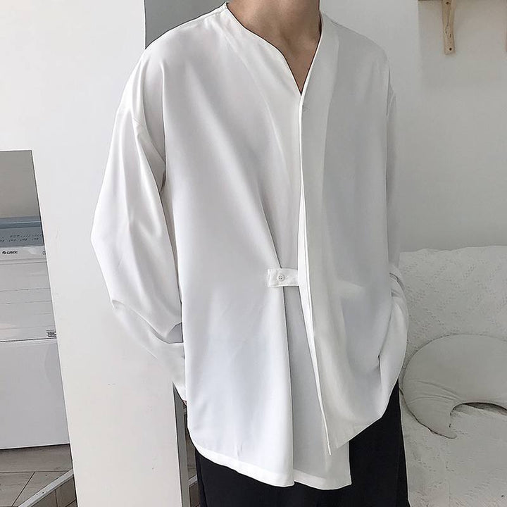 Versatile men's long sleeve t-shirt with a stylish high collar & functional pockets, perfect for modern casual wear.