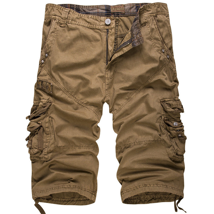 Close-up of the durable fabric and strong stitching on men's multi-pocket cargo shorts for lasting wear.