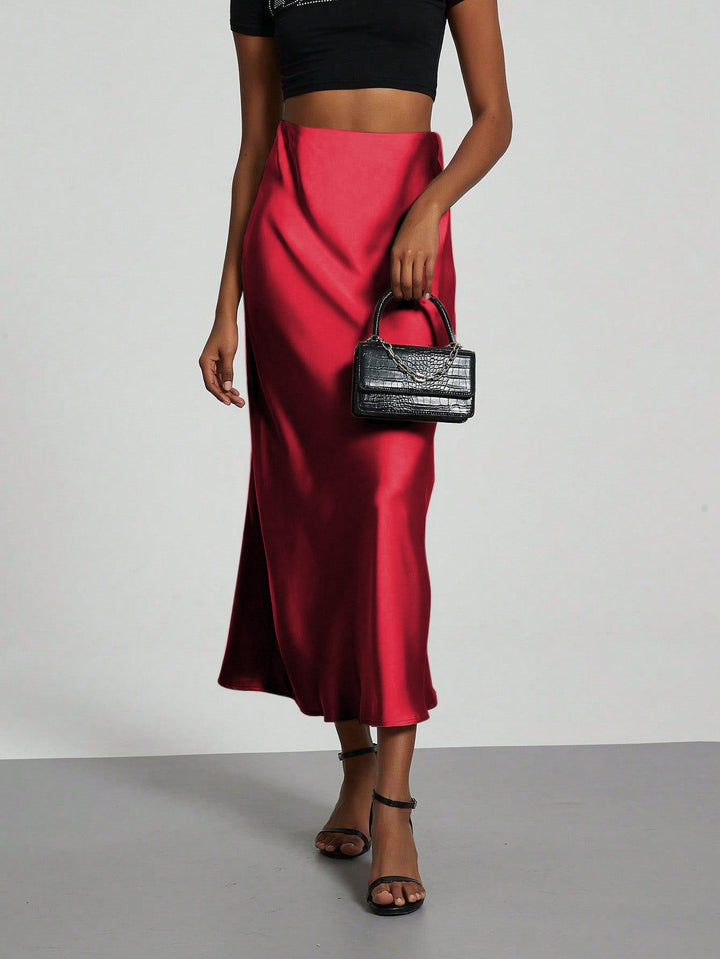 Elegant flowing maxi skirt for women, showcasing a graceful silhouette and versatile style.