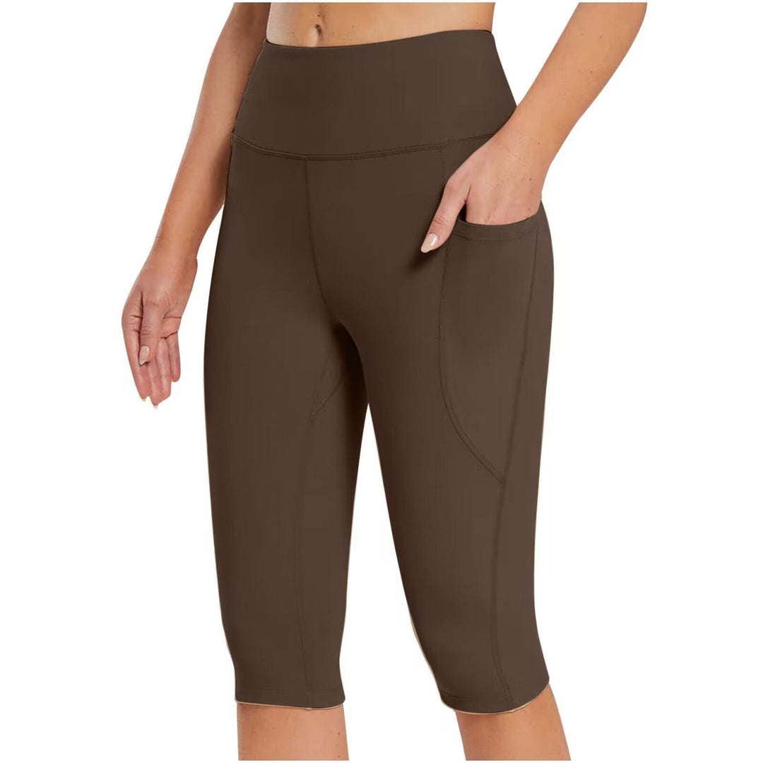 Comfortable athleisure capri pants for women, perfect for workouts, featuring side pockets.