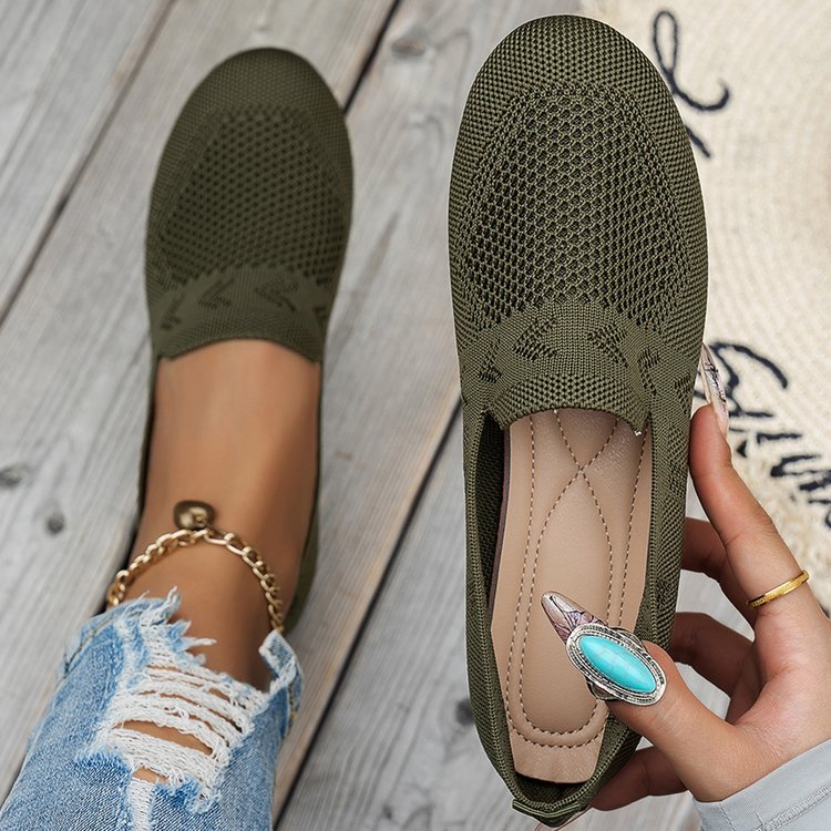 Breathable & stylish ladies' house shoes, comfortable indoor slippers for everyday relaxation.