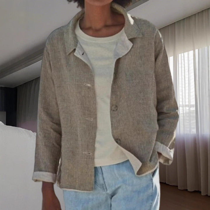Lightweight women's spring jacket, casual buttoned design for versatile layering & everyday comfort.