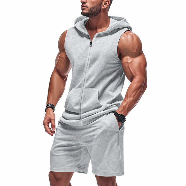 Breathable men's activewear set: short-sleeve hoodie & shorts with pockets for comfortable workouts.
