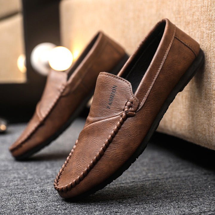 Stylish men's casual slip-on moccasins, ideal for everyday wear, comfort and effortless style.