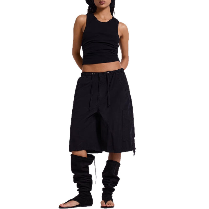Comfortable women's summer cargo shorts with an elastic adjustable waist, offering a relaxed and practical style.