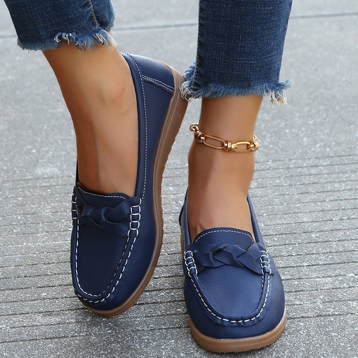 Ladies' comfortable casual loafers, slip-on with a stylish bow and essential non-slip rubber sole.