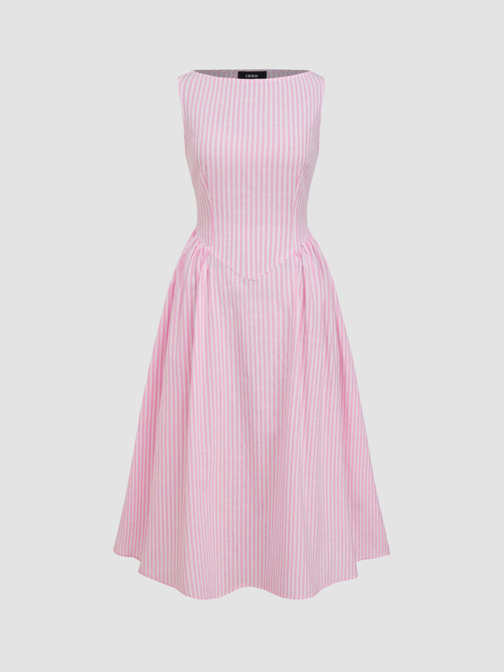 Elegant fitted women's striped midi dress. Chic summer fashion with a versatile round neck.