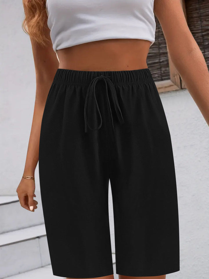 Soft women's stretch Bermuda shorts, perfect for a relaxed summer look and comfortable everyday casual wear.