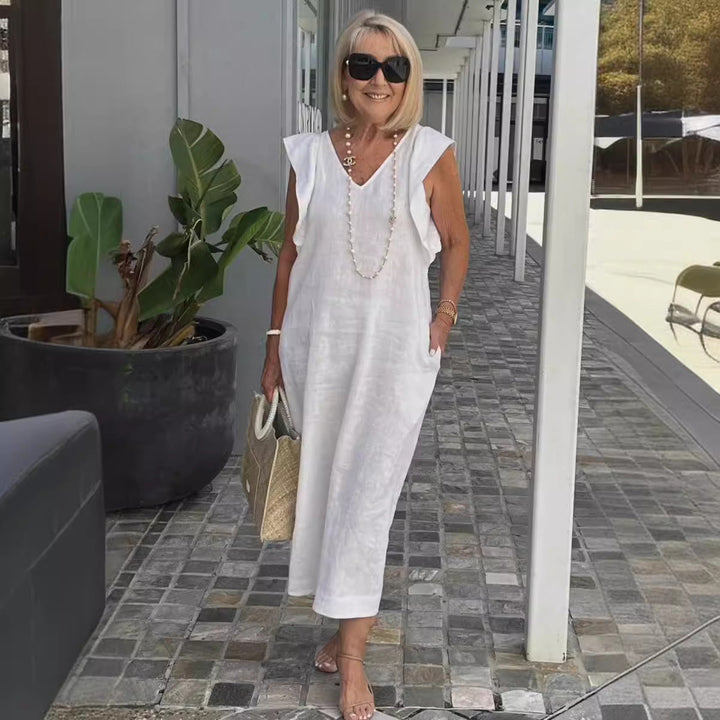 Women's chic sleeveless summer maxi dress with elegant flow, perfect for casual or vacation wear.