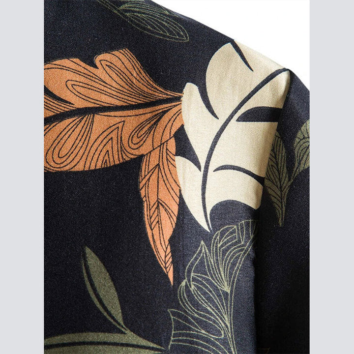 Casual men's floral print short-sleeve shirt, ideal for summer fashion, beach vacations, and relaxed outfits.