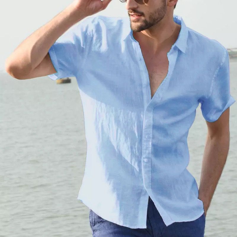 Trendy men's summer shirt: comfortable, breathable short sleeve button-down fashion.