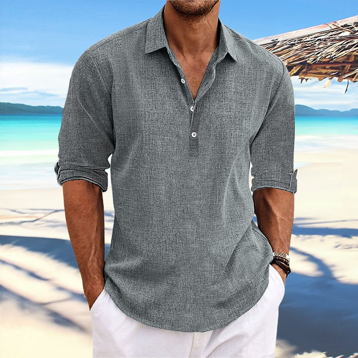 Men's short sleeve vacation shirt, relaxed fit button-up, lightweight for summer travel.