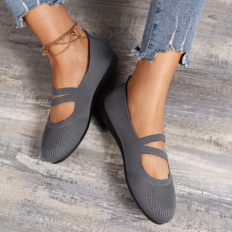 Comfortable women's ballet flats with adjustable straps, perfect for casual wear or office. Slip-on elegant everyday shoes.