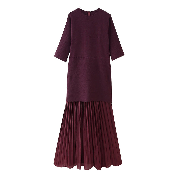 Trendy women's fashion: an elegant pleated maxi dress, perfect as a party gown or formal dress for special events.